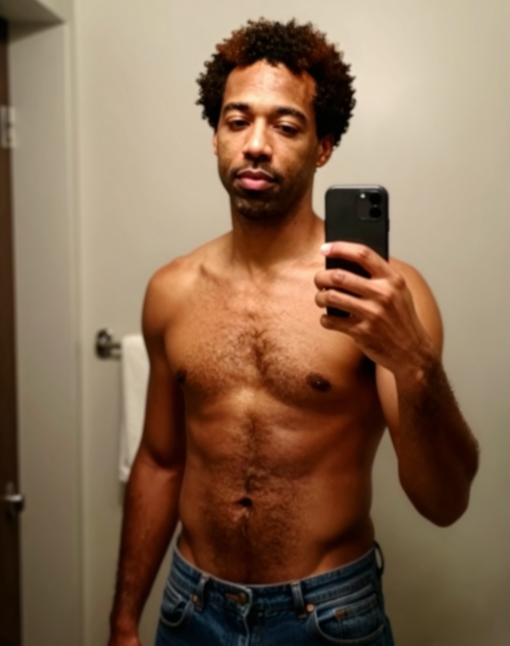 Moondust93 — Friendboy profile photo
