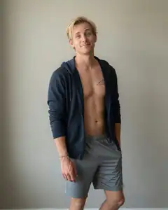 VIPBOYFRIEND