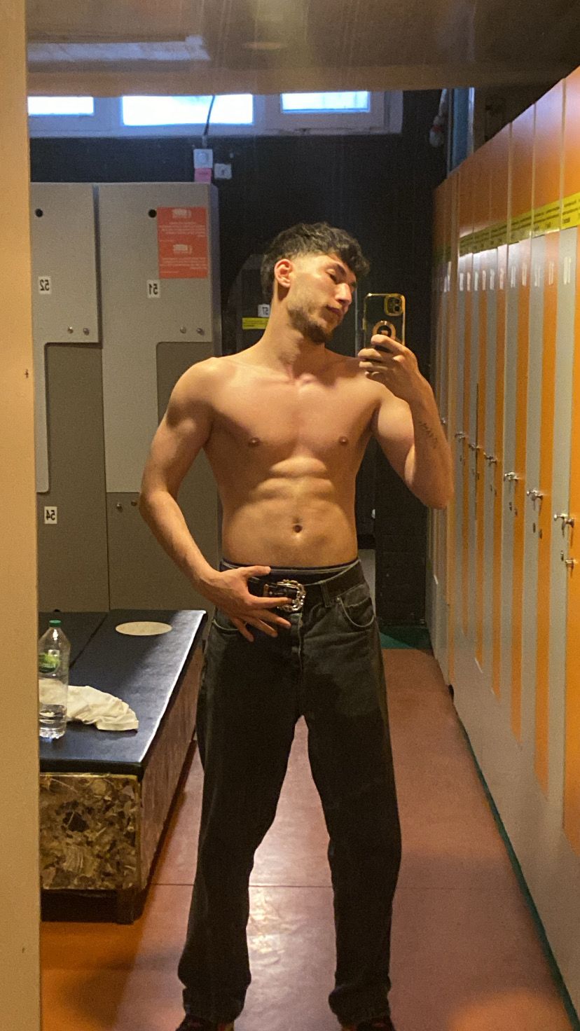 golden boy — Friendboy profile photo